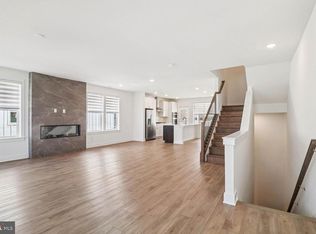 19814 Lavender Dust Sq, Ashburn, VA