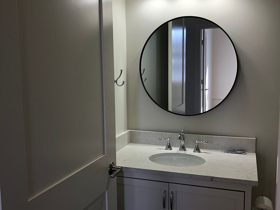 2nd image of 103 E Main St #D