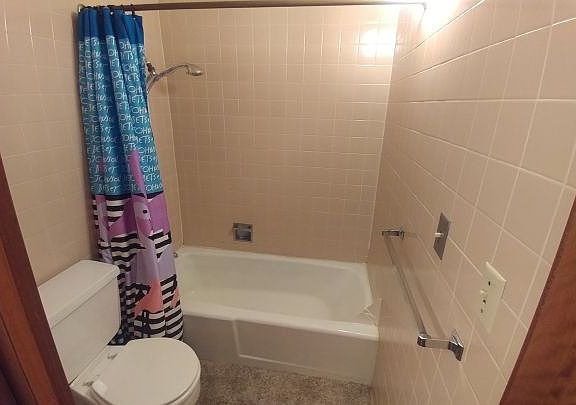 4th image of 211 N 34th St APT 11