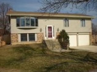 251 Crestwood Ln, Bloomingdale, IL
