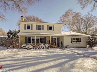 109 Carillon Dr, Madison, WI 53705