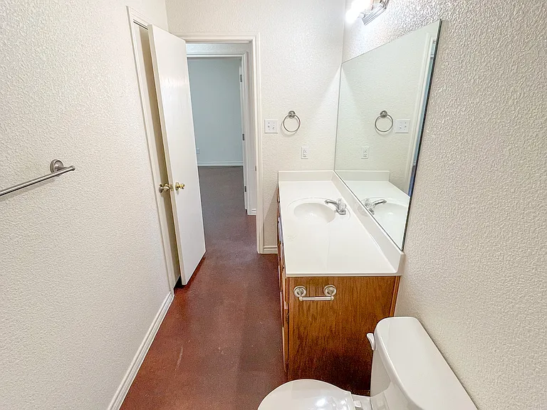 3808 John Chisholm Loop #B — Photo 17
