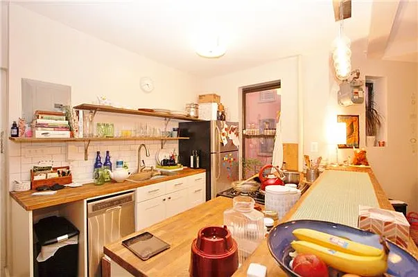 Rented by R New York | media 32