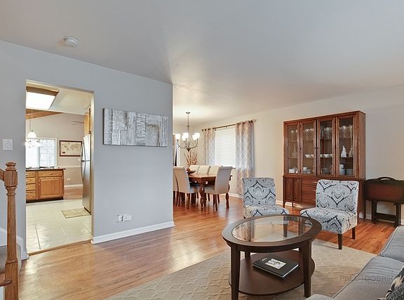 5th image of 344 N Babcock Dr