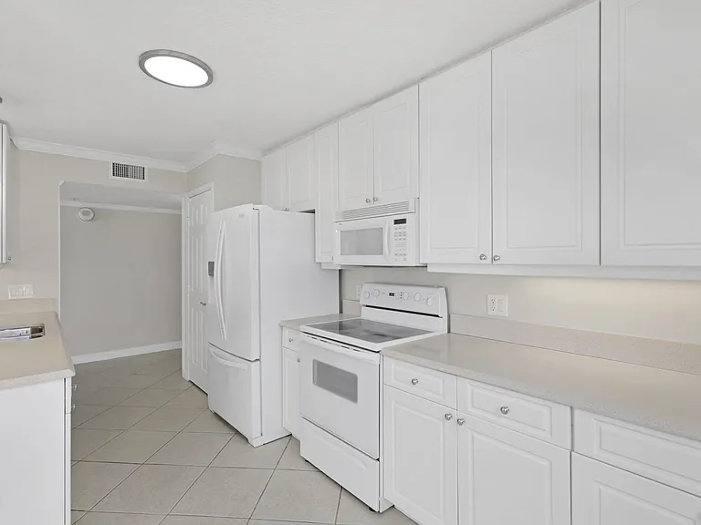 5049 N Highway A1A #1804 — Photo 9