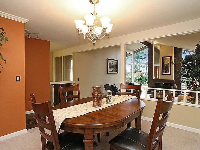 15501 SE 46th Way — Photo 3