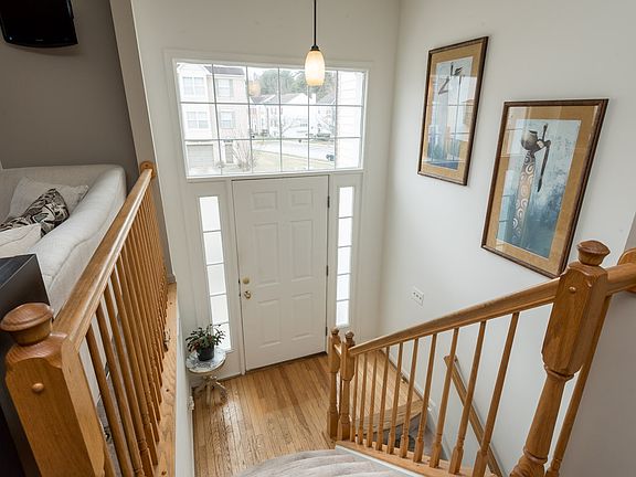 2nd image of 180 Pinecove Ave