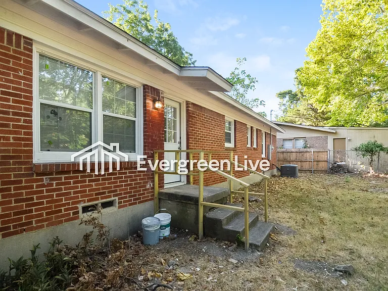 3811 Vanette Ln — Photo 19