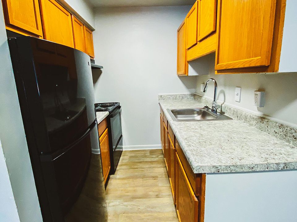 1st image of 886 Hidden Glen Ct Unit F