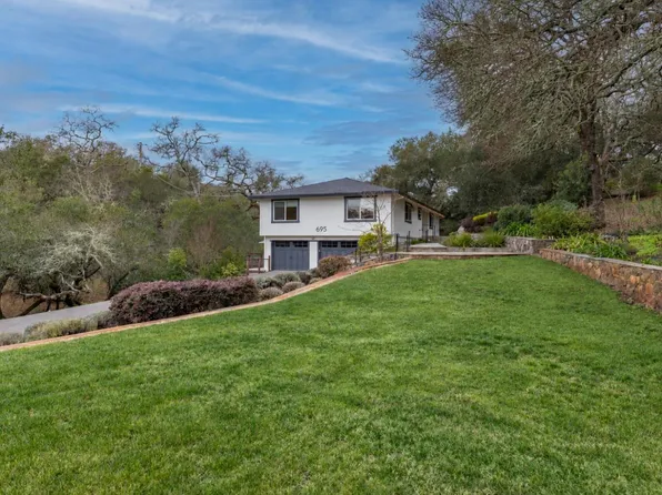 695 Chiquita Road, Healdsburg, CA 95448