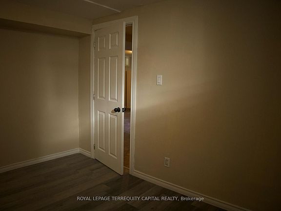 2nd image of 73 Hickory Heights Cres