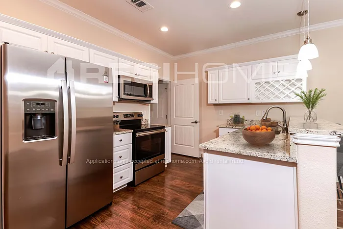 103 Griffin St — Photo 2