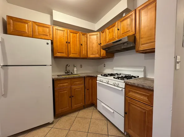 3527 Eastchester Rd #2C, Bronx, NY 10469