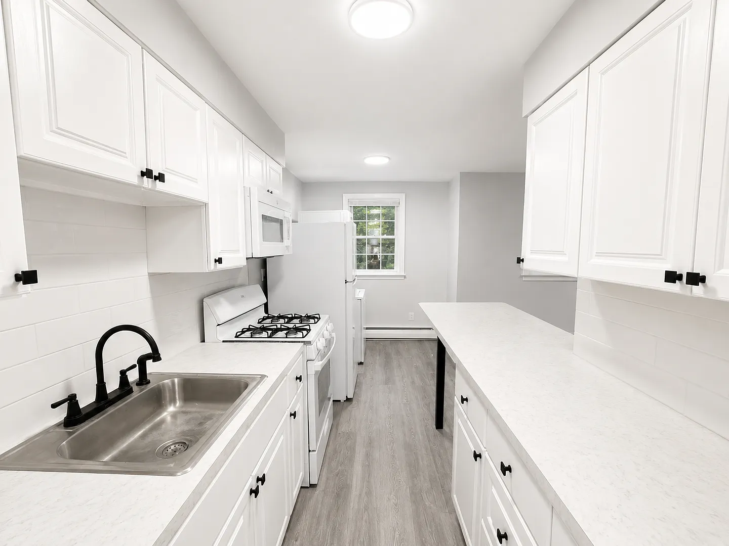Moser Gardens Apartments — Photo 4