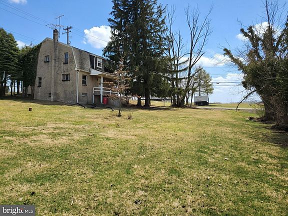 2nd image of 395 Evergreen Rd