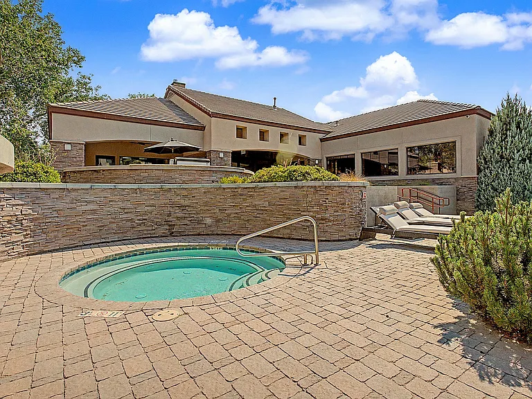 6200 Montano Plaza Dr NW Albuquerque, NM-27