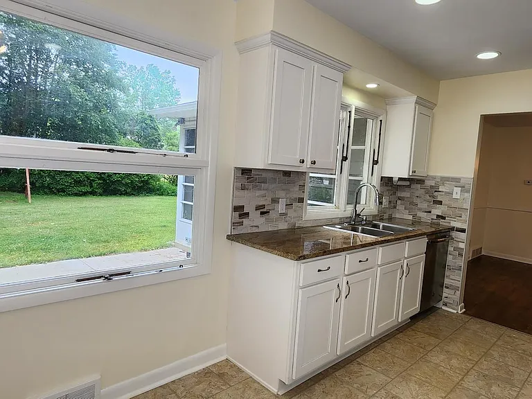 3033 Stanley Rd — Photo 11