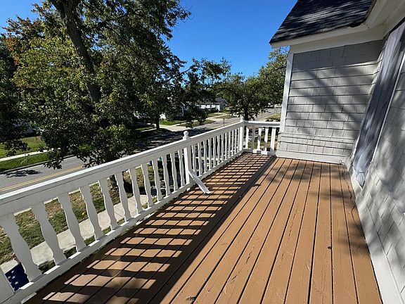 balcony 2