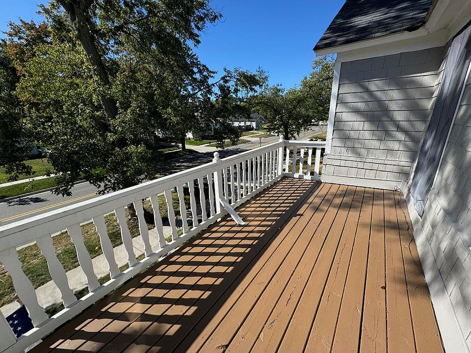 balcony 2