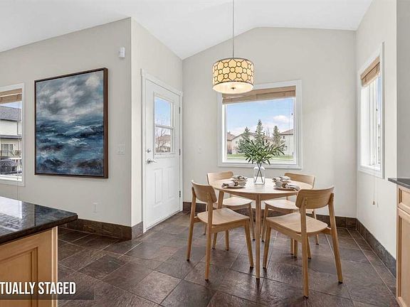 3rd image of 172 W Cove Dr