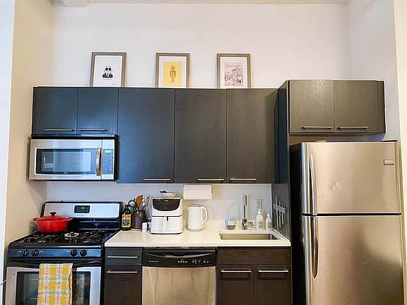 4th image of 808 Driggs Ave #6O