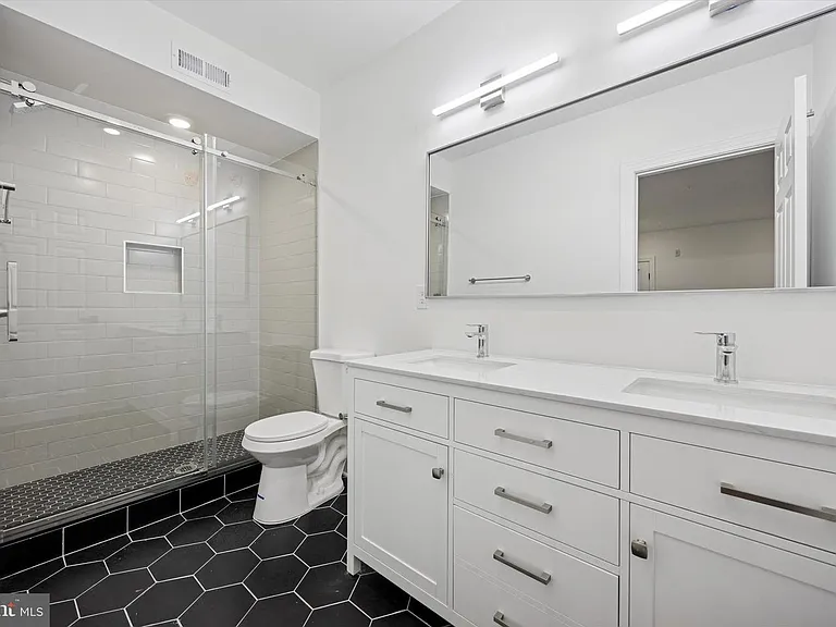 838 S 51st St #2 — Photo 8