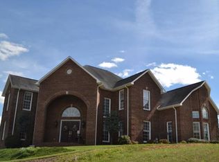 6 Hunters Ridge Rd, Johnson City, TN 37604