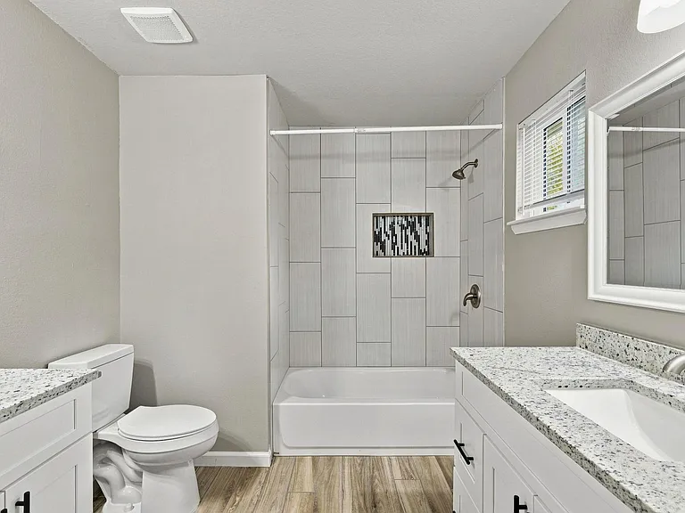 106 Hague St — Photo 7
