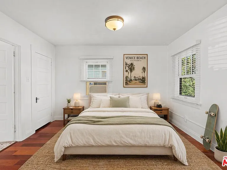 307 6th Ave — Photo 3