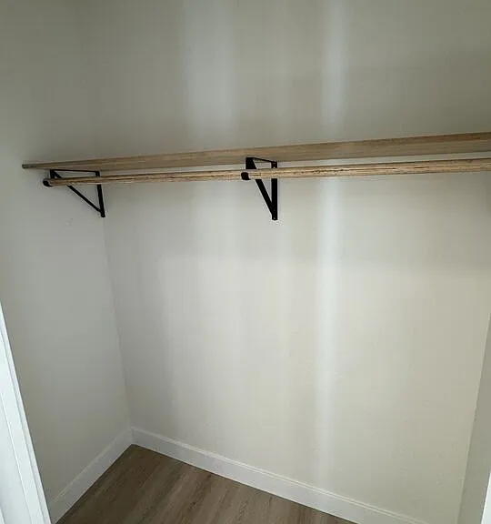 241 N Park View St — Photo 8