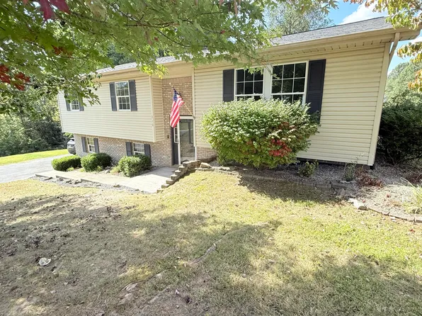 210 Blossom Ridge Dr, Corbin, KY 40701