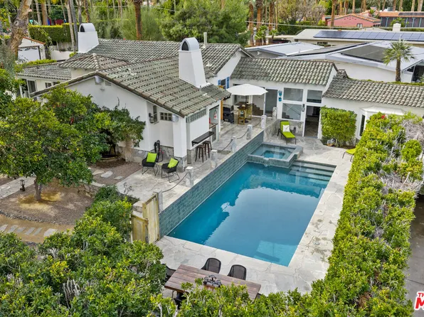 1945 S Mesa Dr, Palm Springs, CA 92264