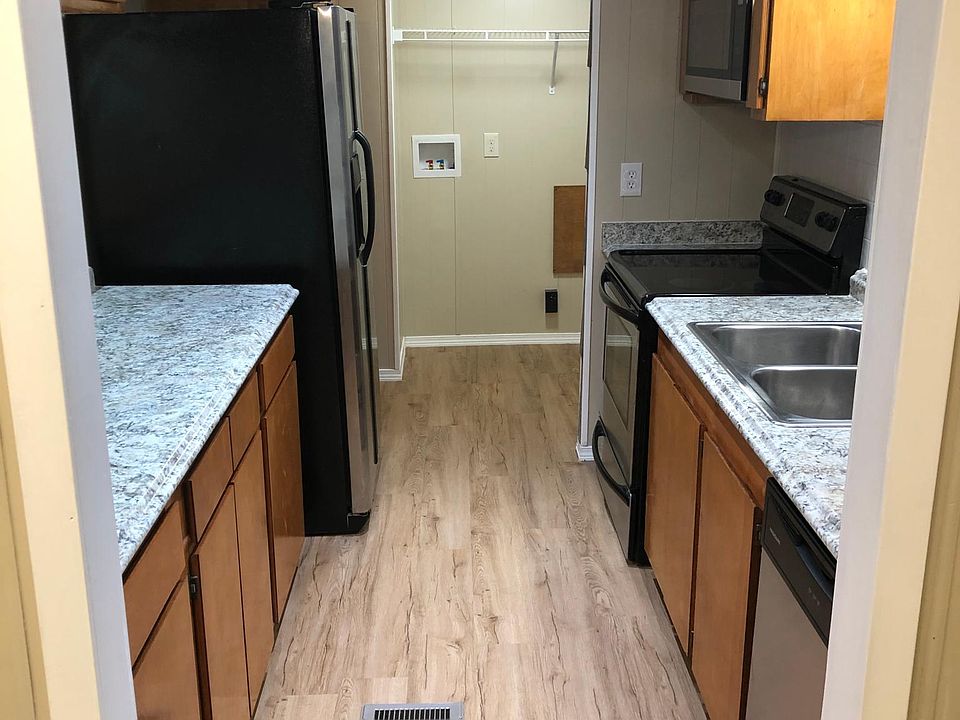 2nd image of 330 Courtney Cir