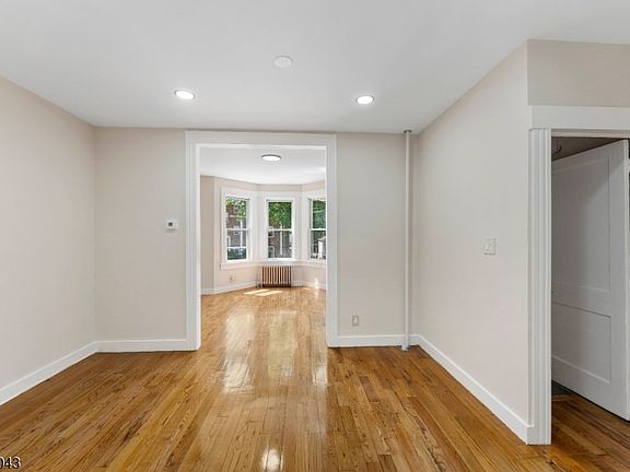 4th image of 308 Rosehill Pl