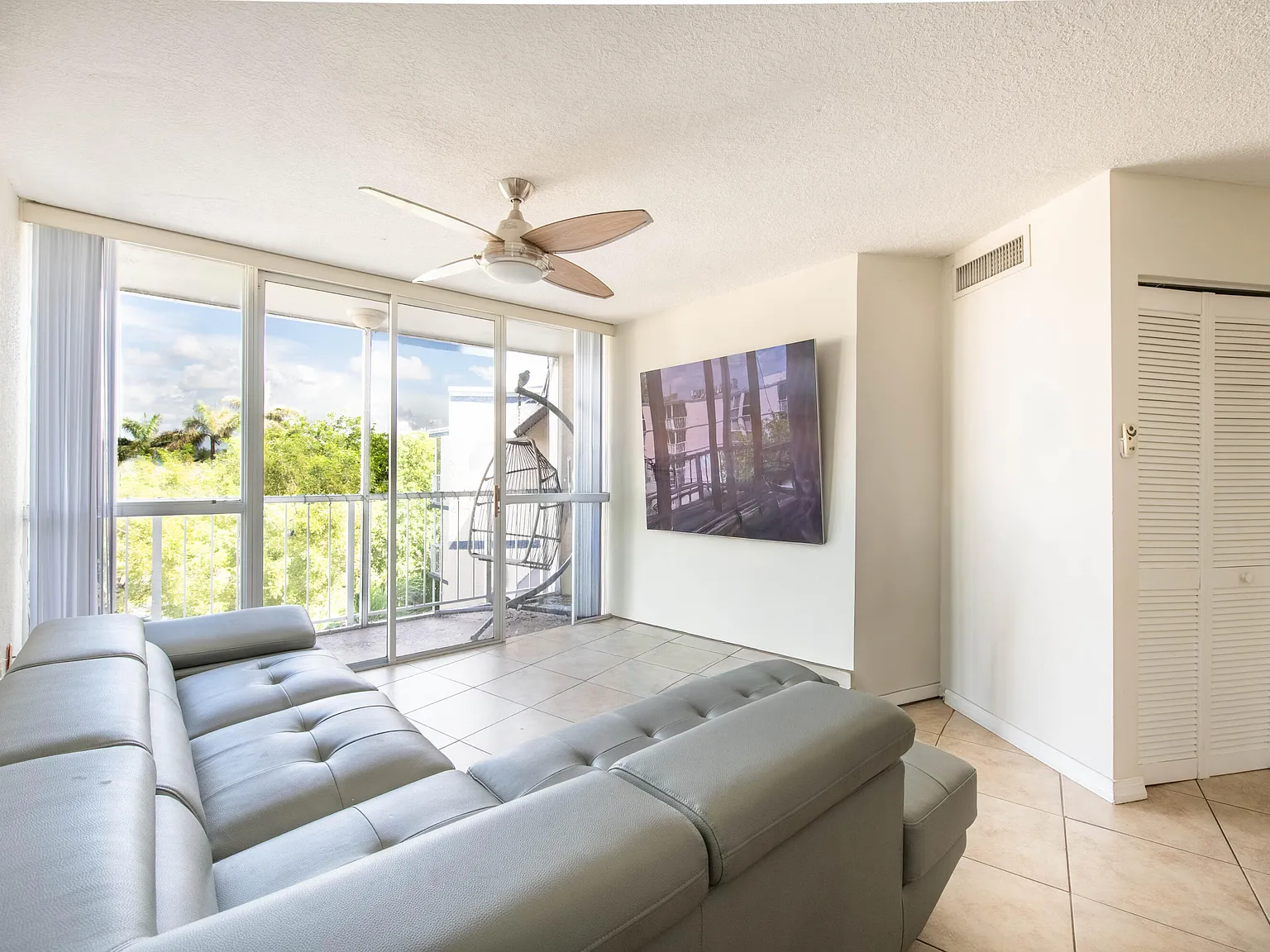 2 bed, 2.0 bath, 939 sqft, $2,150 — Photo 1