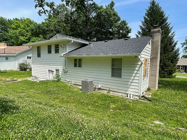 7840 Campbell St — Photo 26