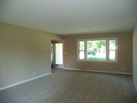 2nd image of 2824 Woodside Dr