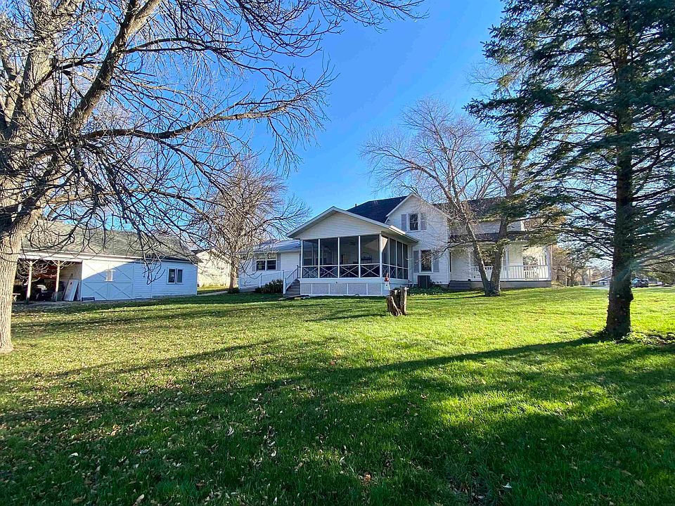 904 5th Ave Decorah IA 52101 Zillow   692af54726634399ff50fc1efe89d03d Cc Ft 960 