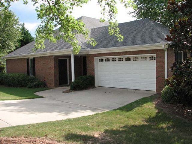 2156 Heather Pl