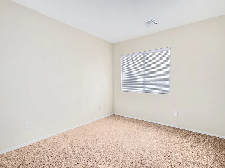 10595 N 115th Dr — Photo 12