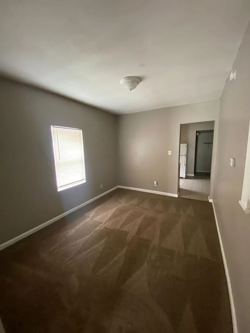 1301 N Olney St — Photo 2