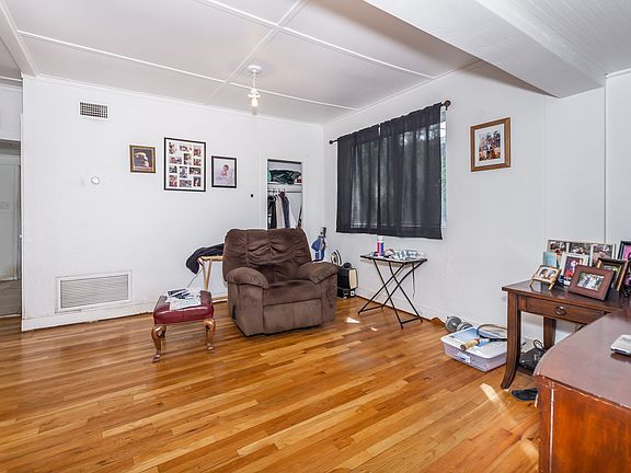 3rd image of 557 Dameron Dr