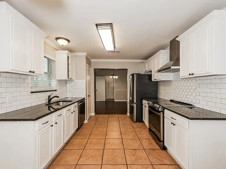 6101 Rising Meadow Dr — Photo 7
