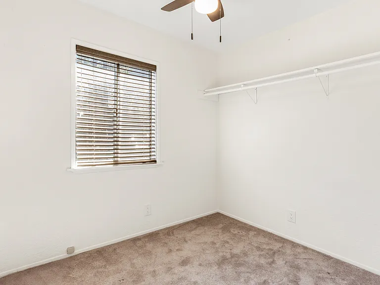 1832 Sparrow Rd — Photo 7