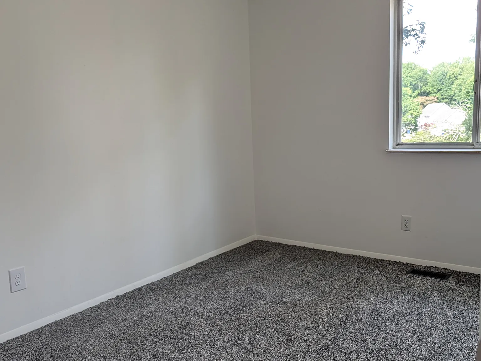 3 bed, 2.5 bath, 1663 sqft, $1,975 — Photo 3