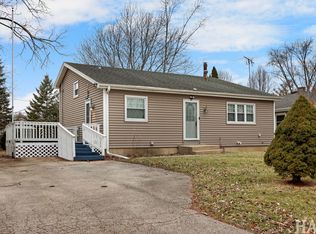 38132 N Manor Ave, Beach Park, IL 60087