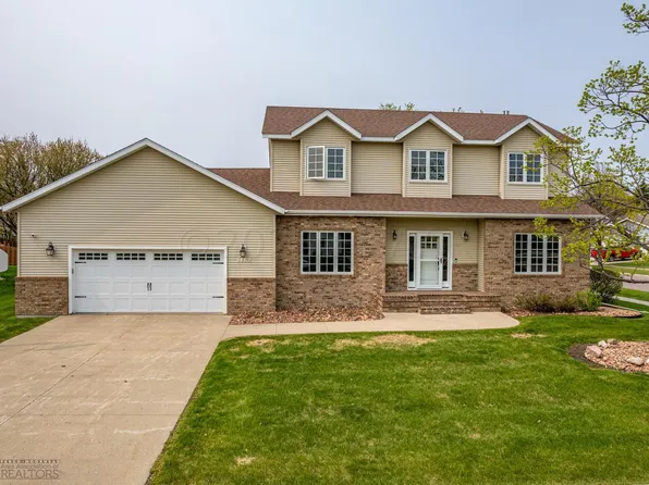 3462 Birchwood Ct S, Fargo, ND 58104