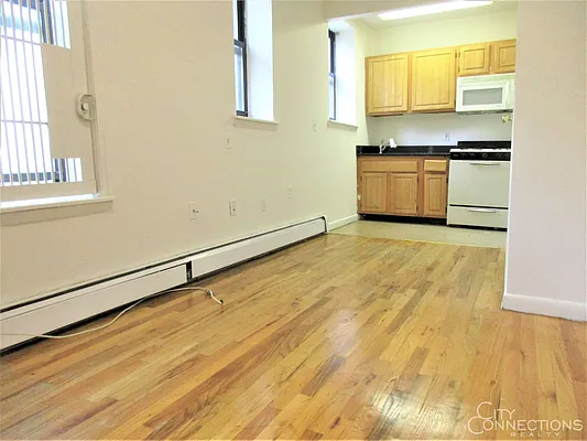 Rented by City Connections Realty | media 7