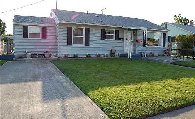 1st image of 1820 N 11th Ave
