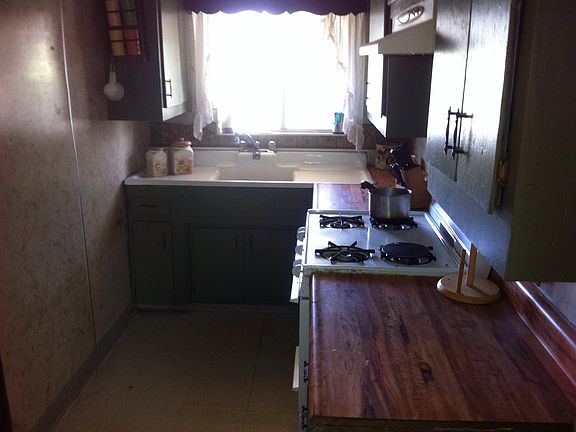 5th image of 4747 Gambier St